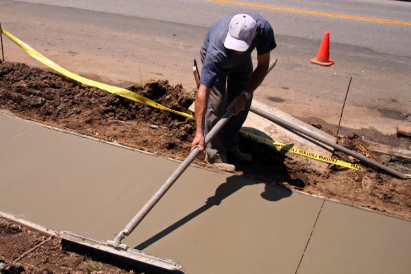 Cost of Sidewalk Pouring in Frederick